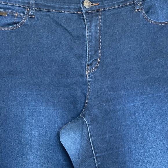 R Jeans the signature soft .in great condition - Picture 7 of 7